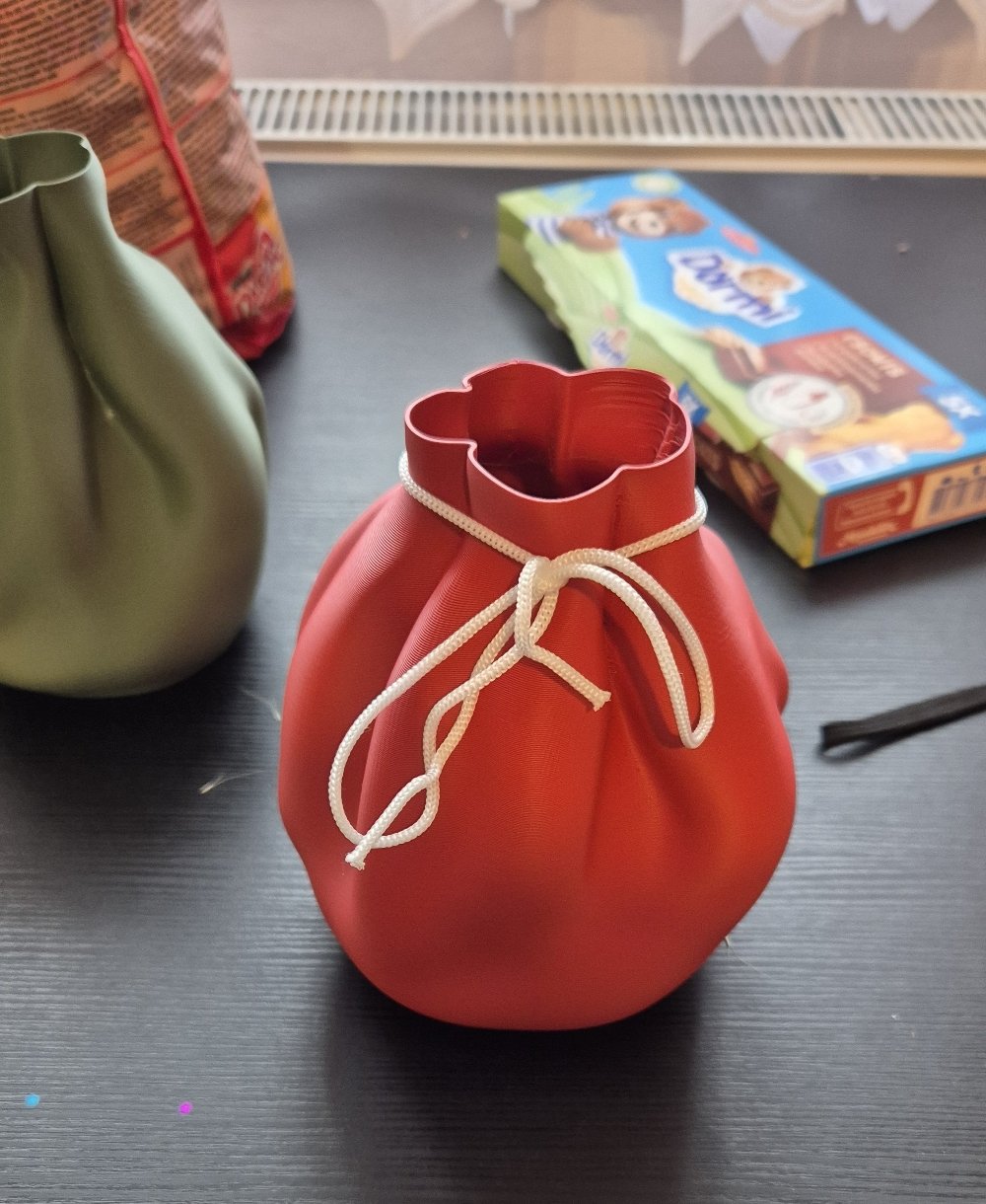 Evergreen Vase for Christmas Décor – Timeless Natural Elegance