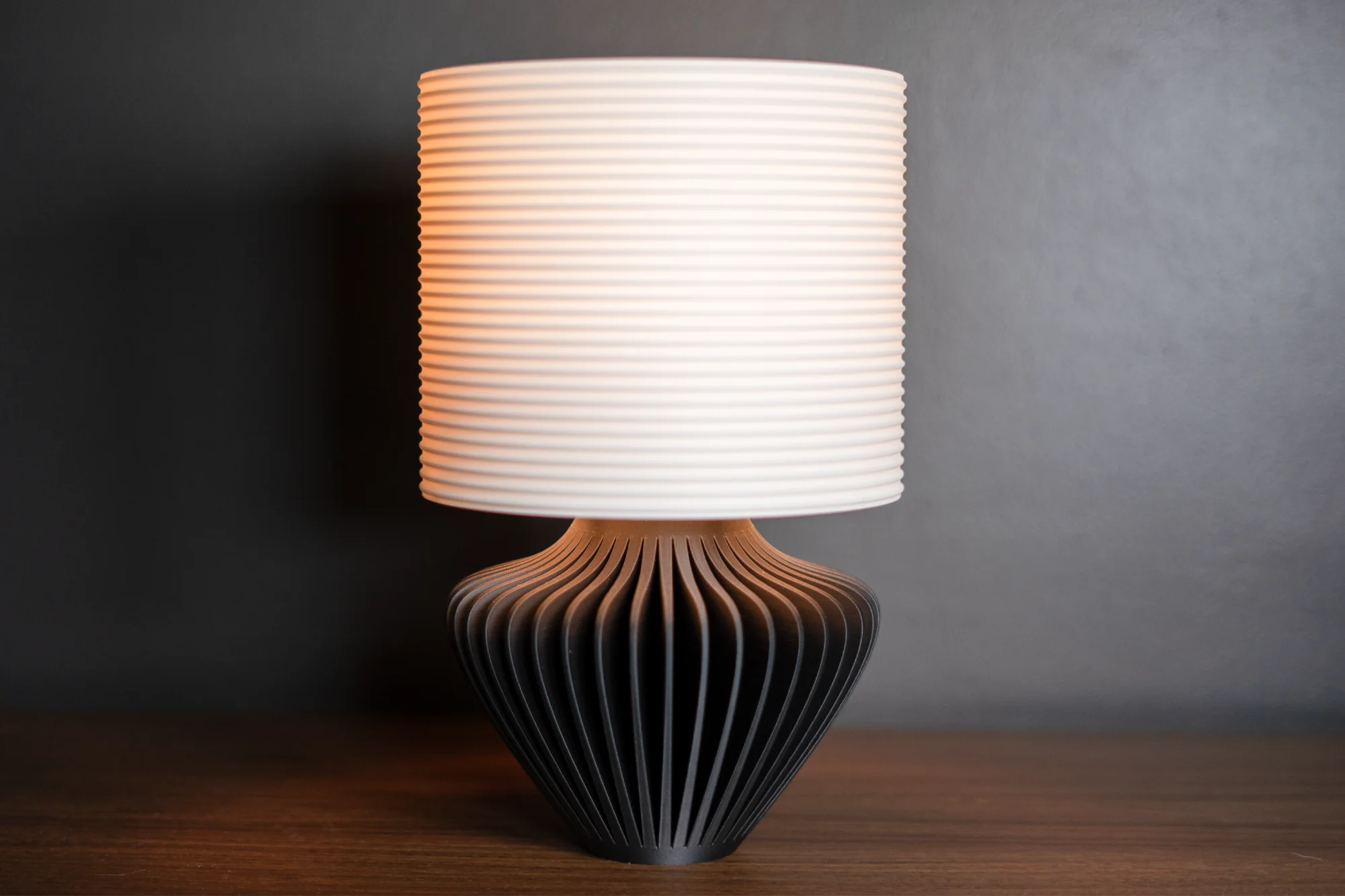 Cleo Lamp – Modern Warmth with Sculptural Elegance